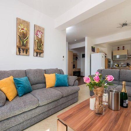 Apartment Carpe Diem เปรมันตูรา ภายนอก รูปภาพ