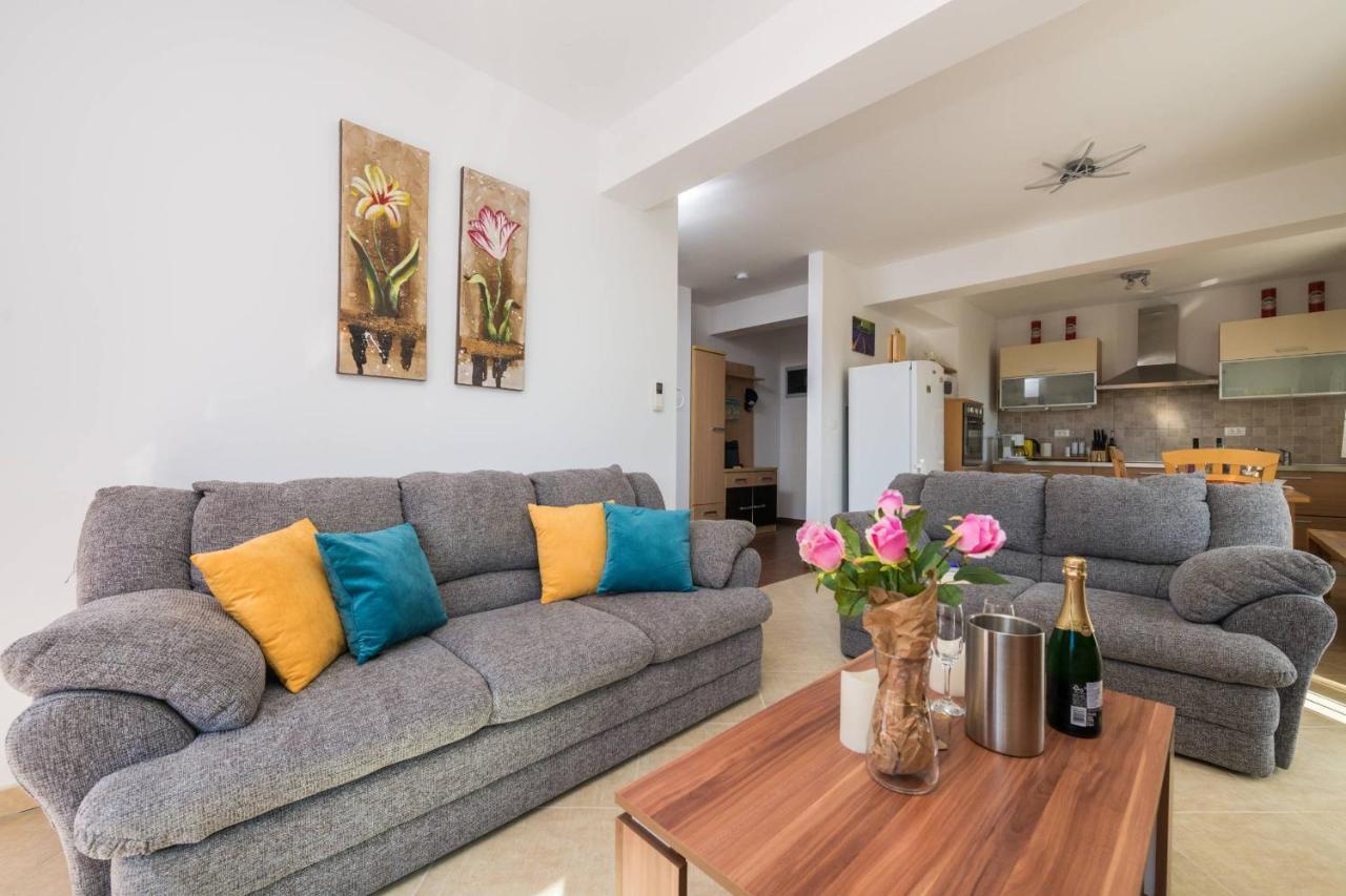 Apartment Carpe Diem เปรมันตูรา ภายนอก รูปภาพ